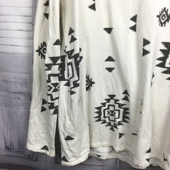 UO Truly Madly Deeply Aztec Sweater White Black M - Picture 8 of 10